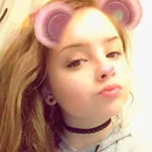 Meet your Posher, Alexandrea